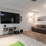 Tauernlodge Amadeiro Im Pongau شاليه